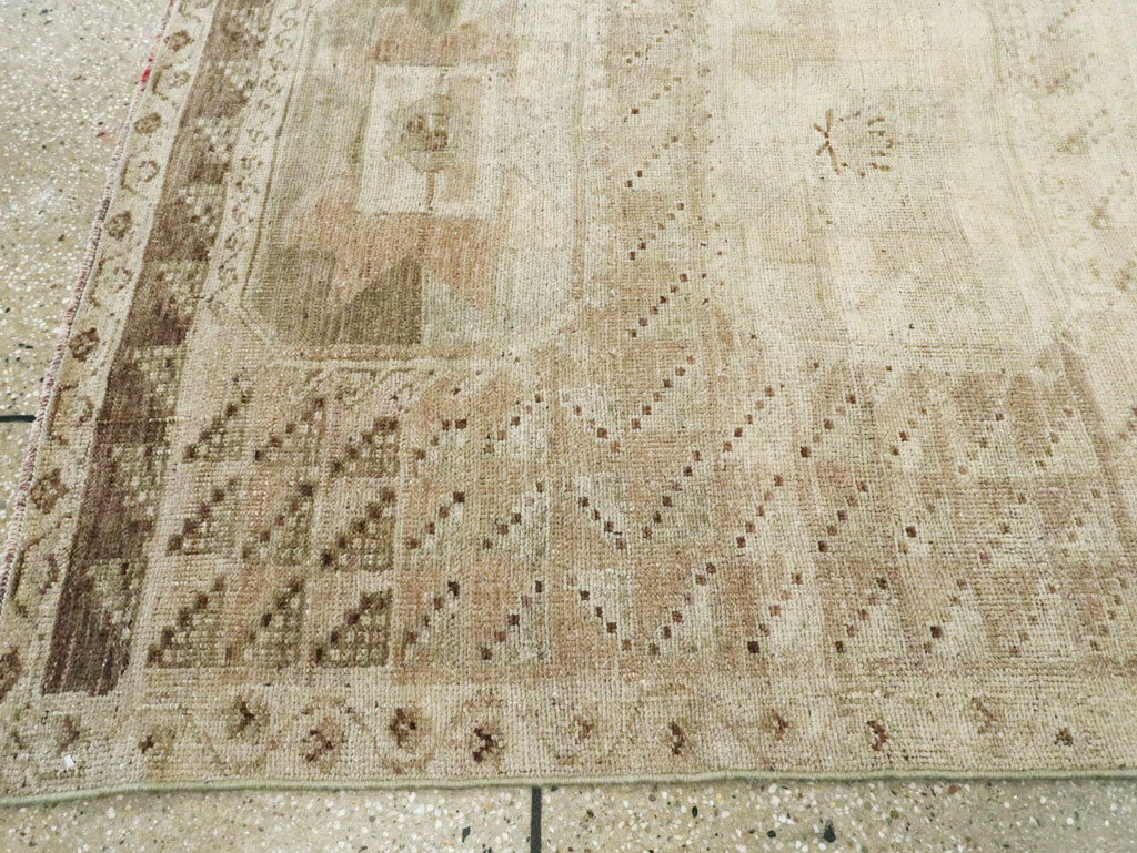 Vintage Turkish Oushak Rug, No.24244 - Galerie Shabab