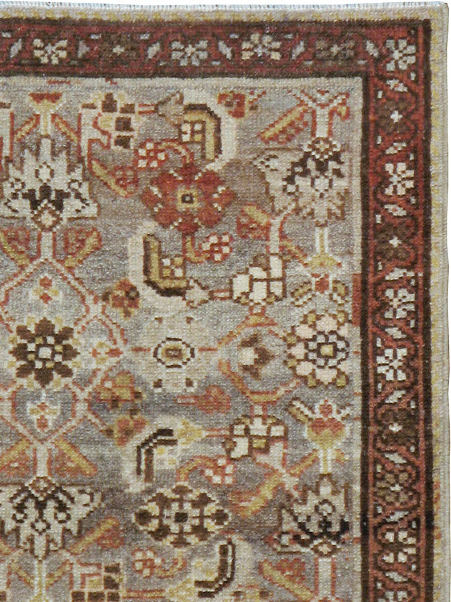 Vintage Persian Malayer Throw Rug, No.24250 - Galerie Shabab