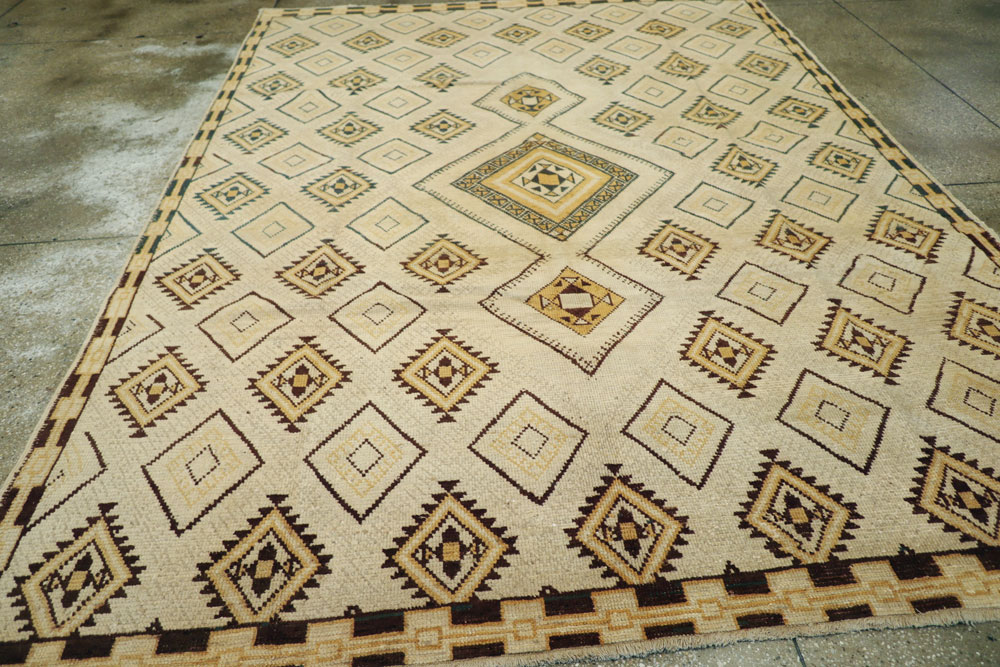 Vintage Moroccan Carpet, No.24251 - Galerie Shabab