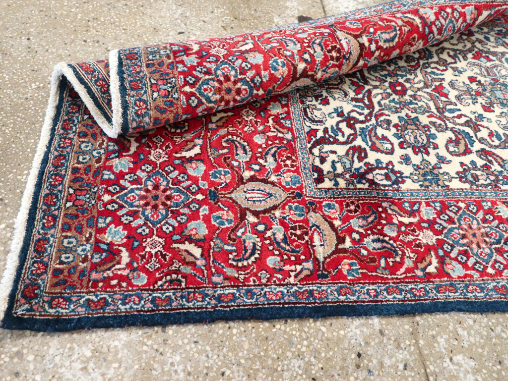 Vintage Persian Isfahan Rug, No.24252 - Galerie Shabab