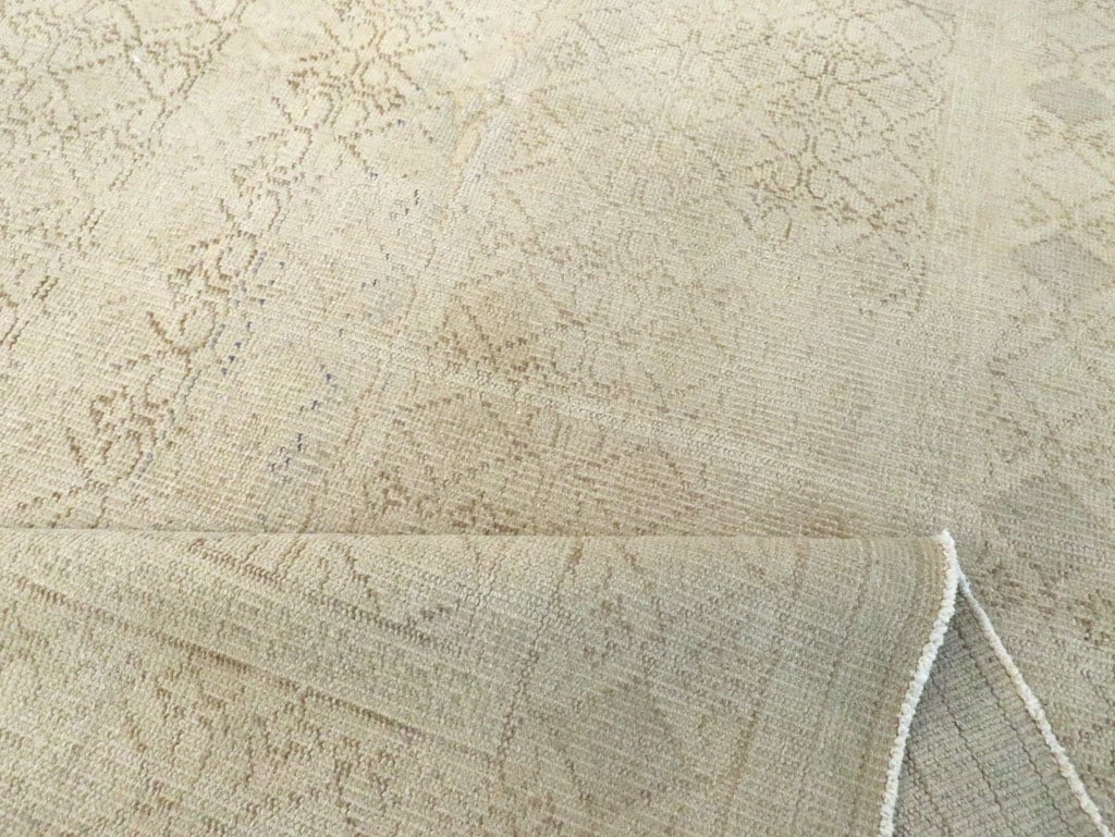 Vintage Turkish Sivas Distressed Carpet, No.24288 - Galerie Shabab