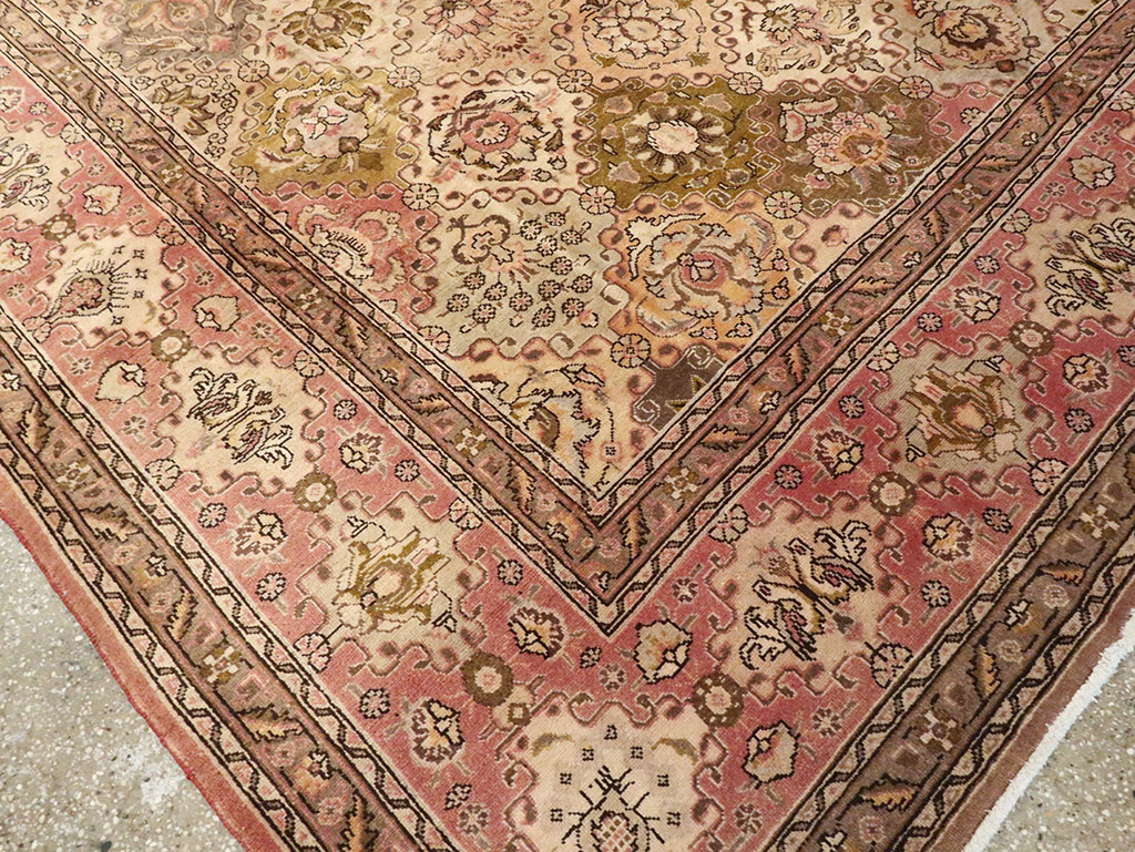 Vintage Persian Tabriz Carpet, No.24321 - Galerie Shabab