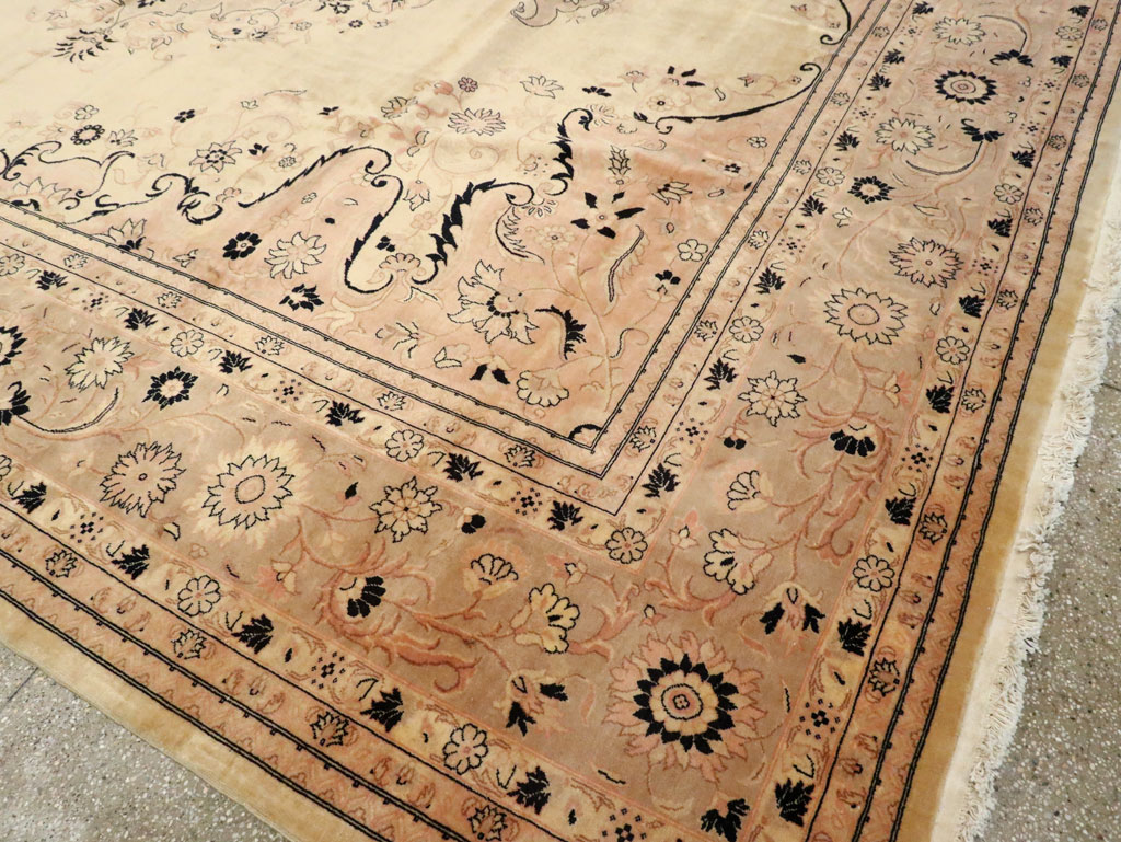 Antique Turkish Sivas Carpet, No.24322 - Galerie Shabab