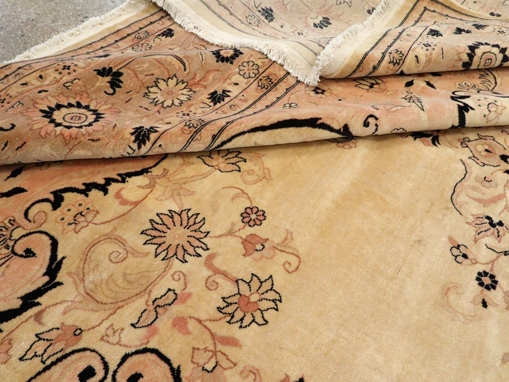 Antique Turkish Sivas Carpet, No.24322 - Galerie Shabab