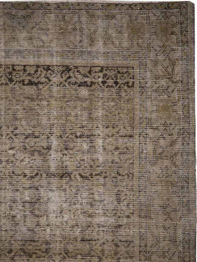 Antique Distressed Malayer Carpet, No.24327 - Galerie Shabab