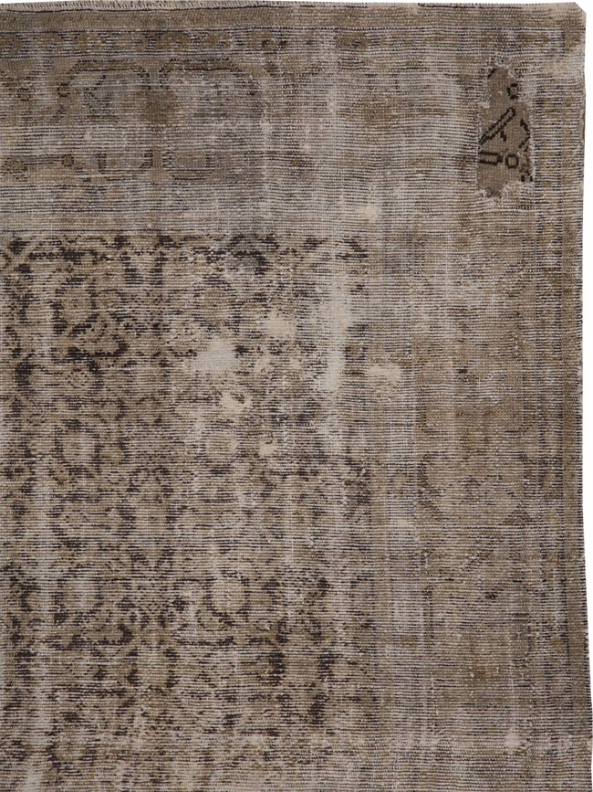 Antique Distressed Malayer Carpet, No.24327 - Galerie Shabab