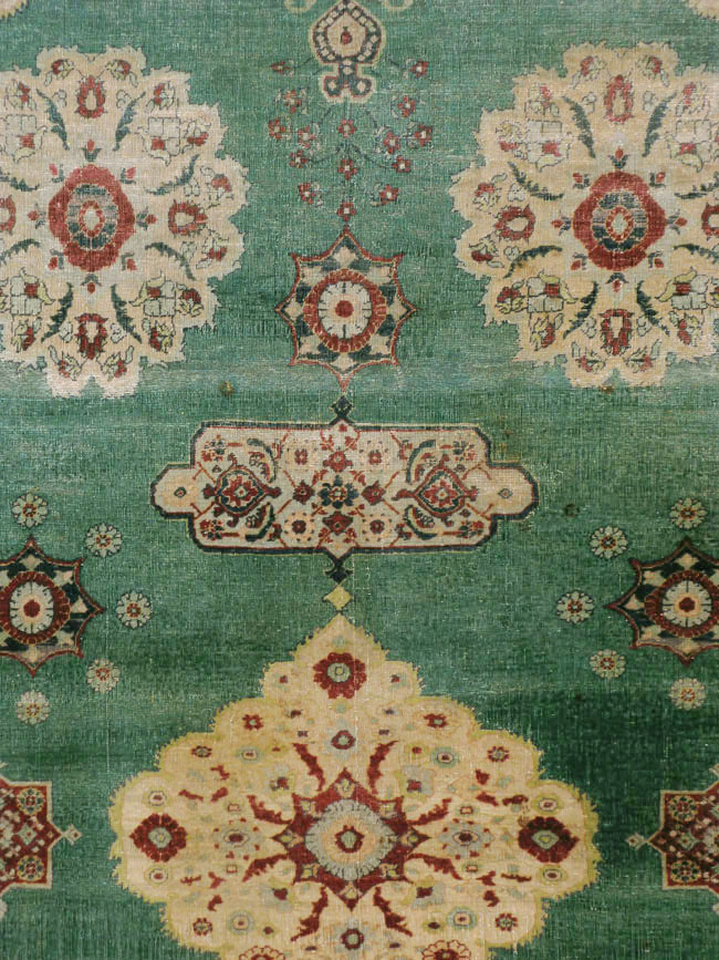 Antique Indian Agra Distressed Carpet, No.24333 - Galerie Shabab