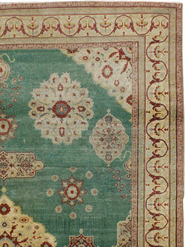 Antique Indian Agra Distressed Carpet, No.24333 - Galerie Shabab