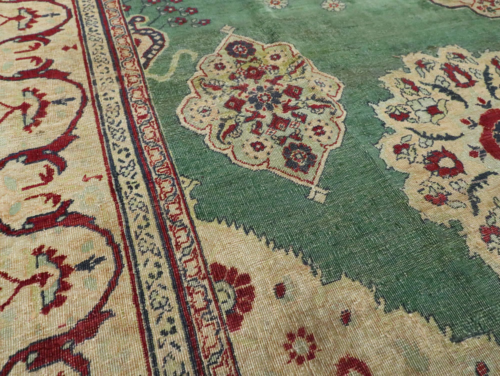 Antique Indian Agra Distressed Carpet, No.24333 - Galerie Shabab