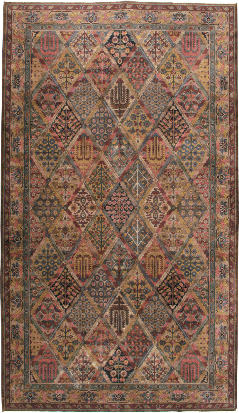 Antique English Wilton Long and Narrow Carpet, No.24336 - Galerie Shabab