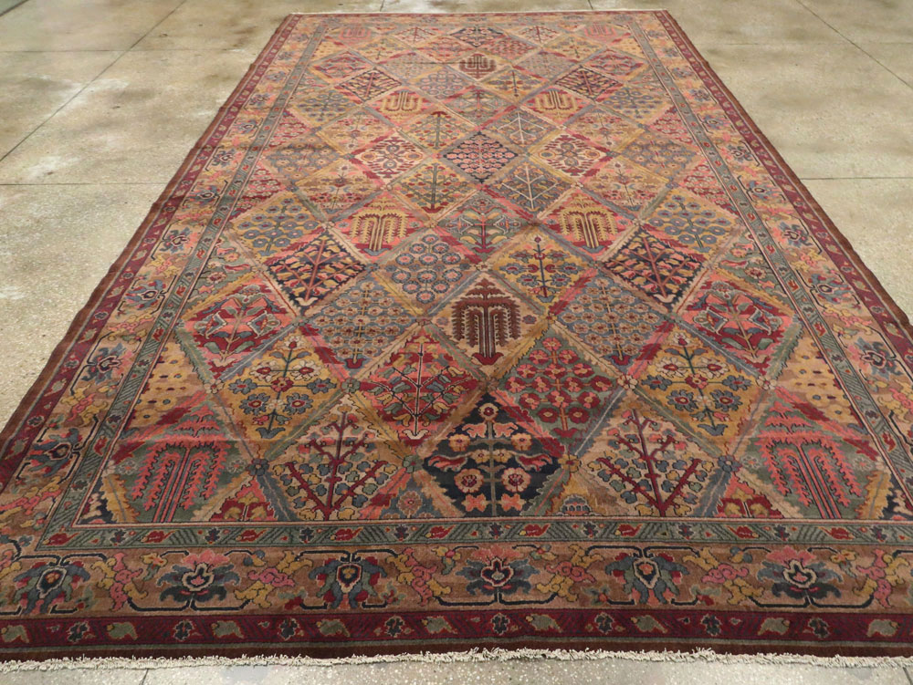 Antique English Wilton Long and Narrow Carpet, No.24336 - Galerie Shabab