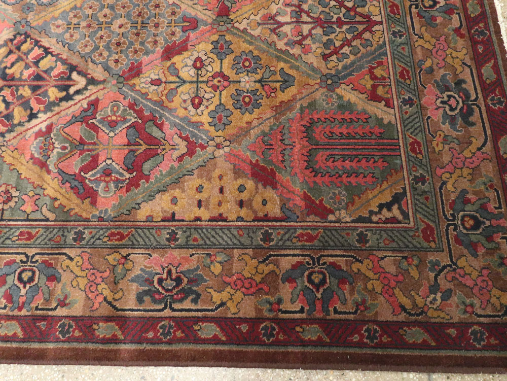 Antique English Wilton Long and Narrow Carpet, No.24336 - Galerie Shabab