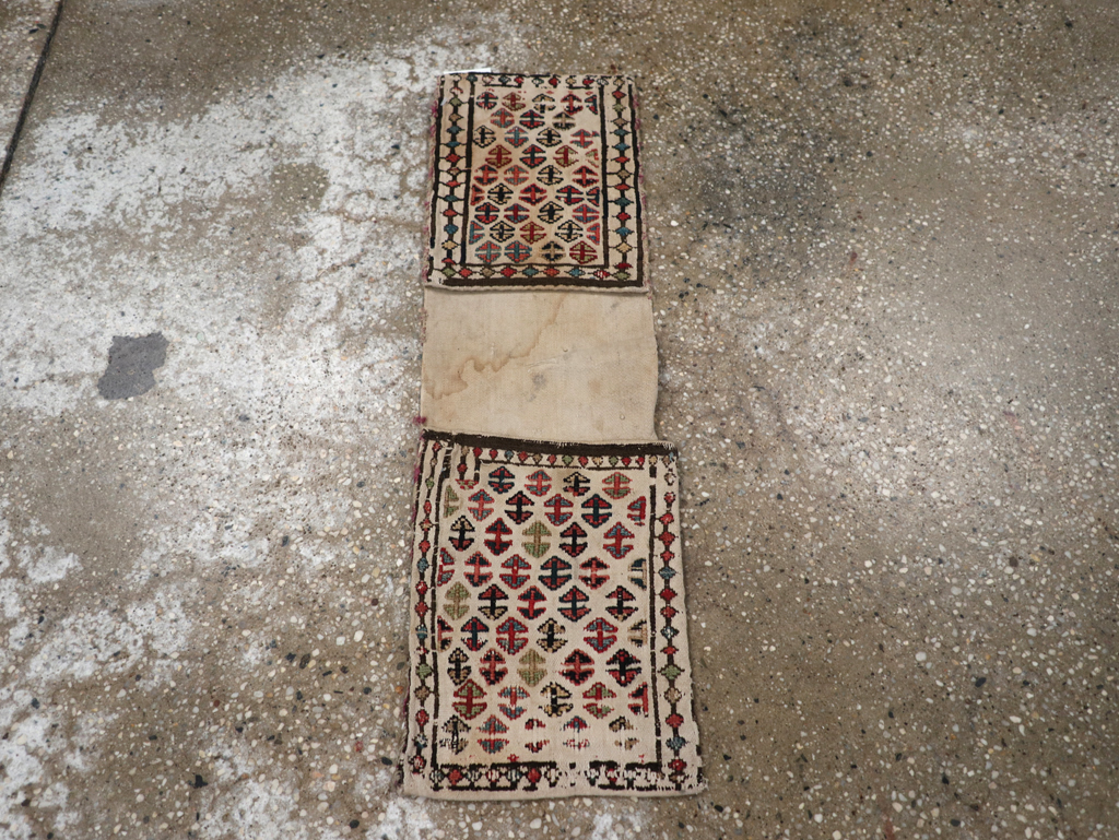 Vintage Persian Kilim Saddlebag (Khorjin), No.24355 - Galerie Shabab