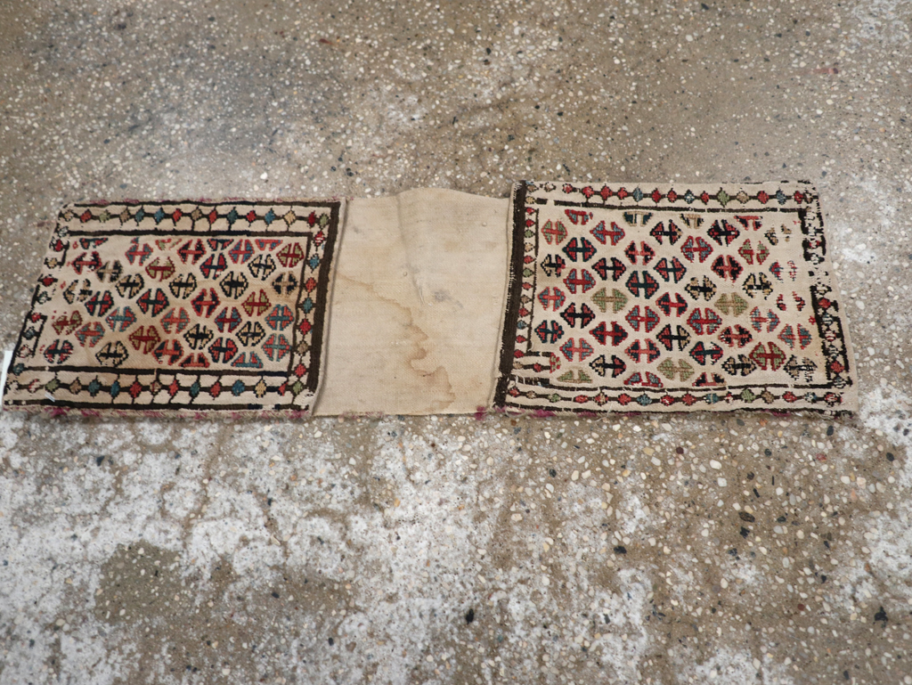 Vintage Persian Kilim Saddlebag (Khorjin), No.24355 - Galerie Shabab