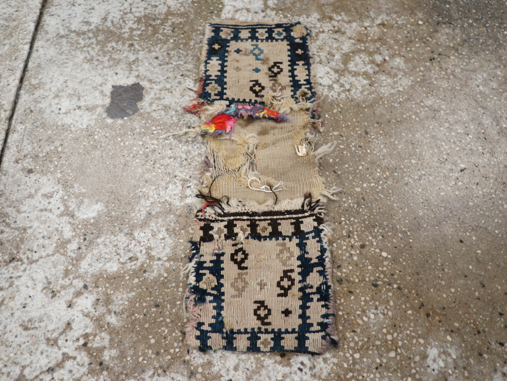 Vintage Persian Bag, No.24356 - Galerie Shabab