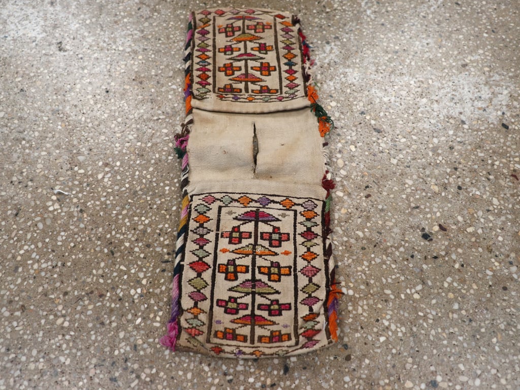 Vintage Persian Saddlebag (Khorjin), No.24357 - Galerie Shabab