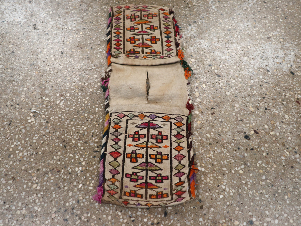 Vintage Persian Saddlebag (Khorjin), No.24357 - Galerie Shabab