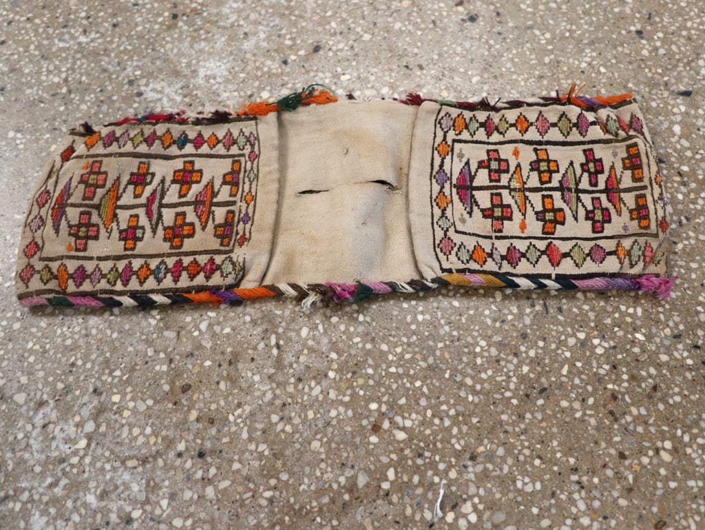 Vintage Persian Saddlebag (Khorjin), No.24357 - Galerie Shabab
