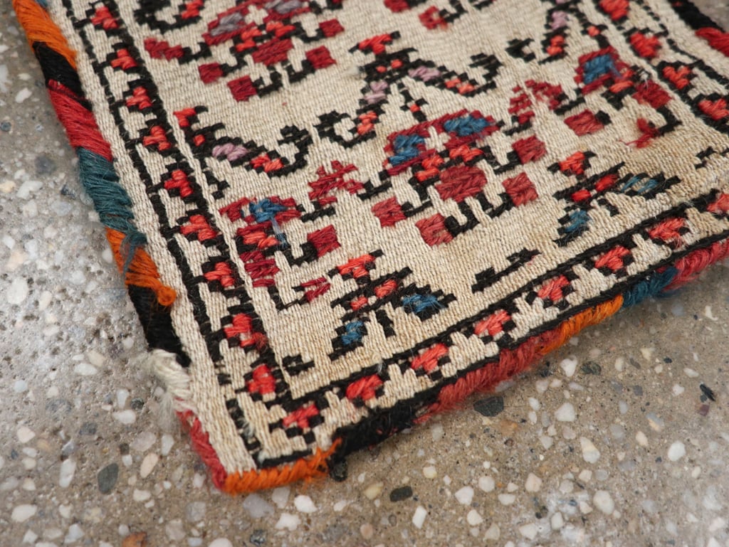 Vintage Persian Kilim Saddlebag (Khorjin), No.24358 - Galerie Shabab
