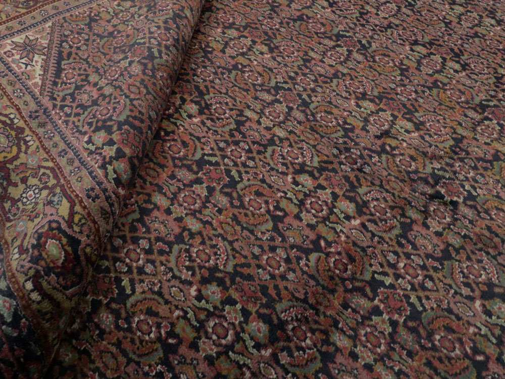 Antique Indian Lahore Carpet, No.24362 - Galerie Shabab