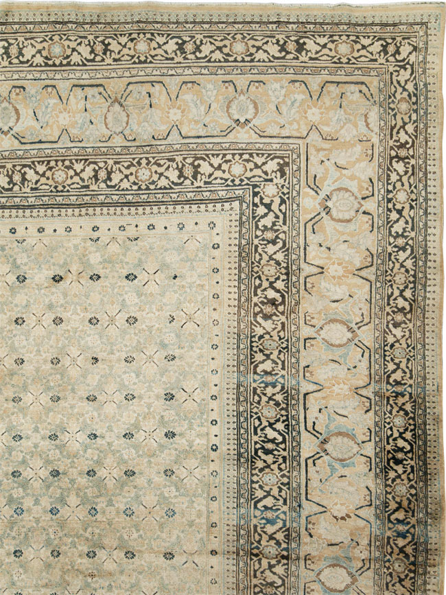 Antique Persian Dorokhsh Oversize Carpet, No.24373 - Galerie Shabab