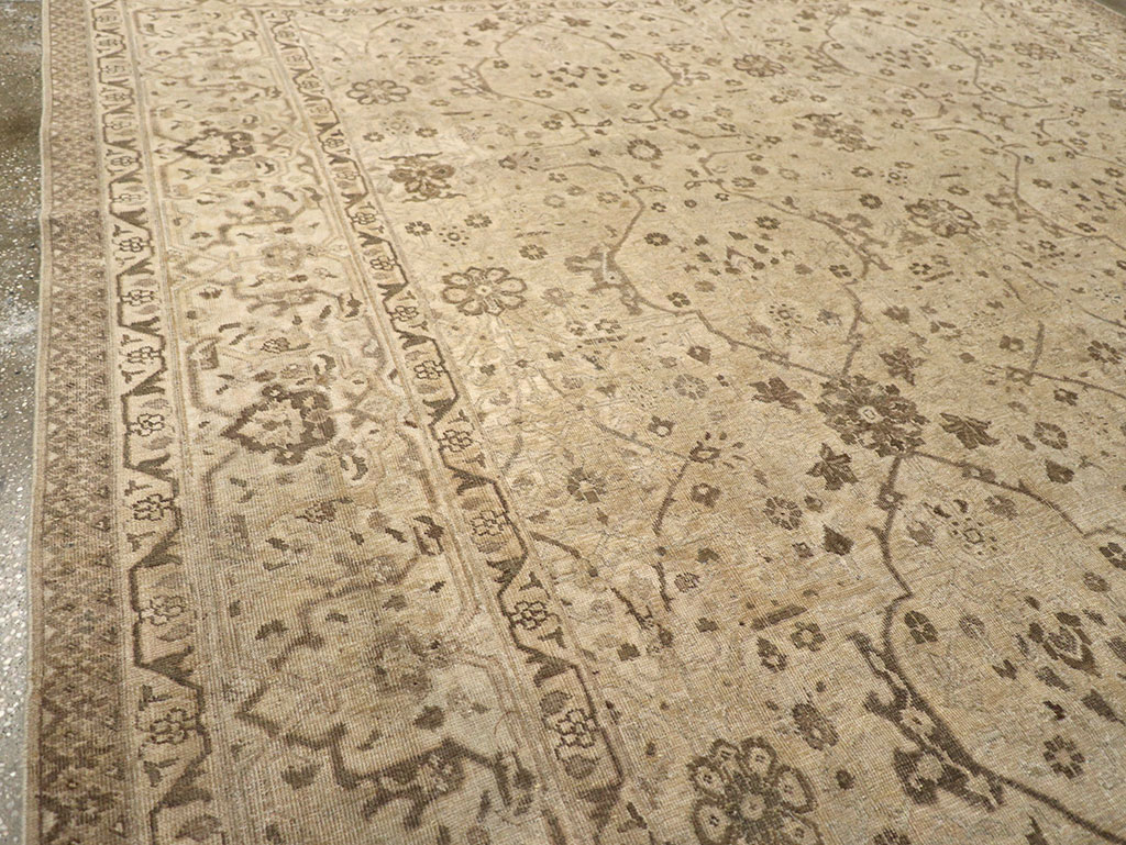 Antique Persian Tabriz Room Size Carpet, No.24379 - Galerie Shabab
