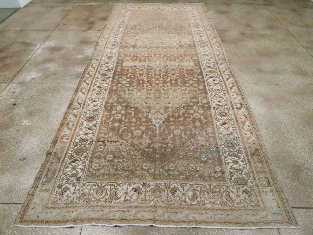 Antique Persian Bibikabad Carpet, No.24388 - Galerie Shabab