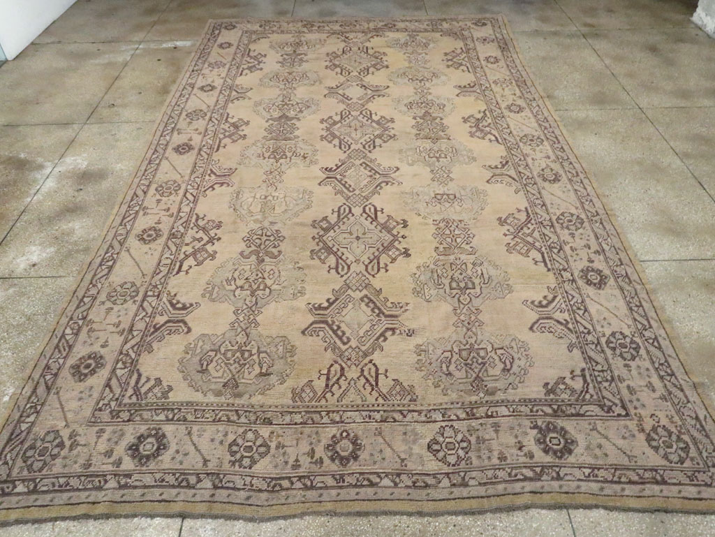 Antique Turkish Oushak Rug, No.24396 - Galerie Shabab