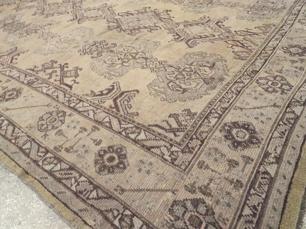 Antique Turkish Oushak Rug, No.24396 - Galerie Shabab