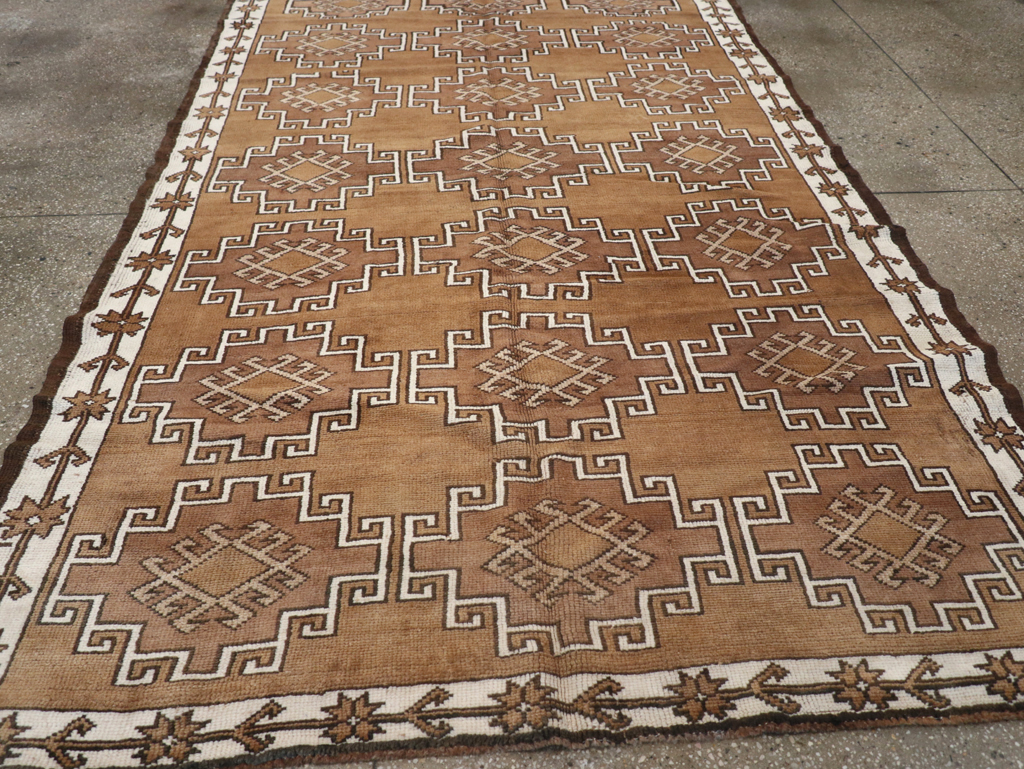 Vintage Turkish Anatolian Carpet, No.24406 - Galerie Shabab