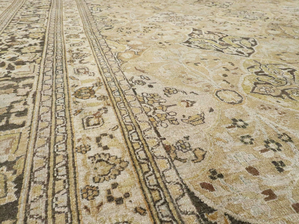 Antique Persian Dorokhsh Carpet, No.24413 - Galerie Shabab