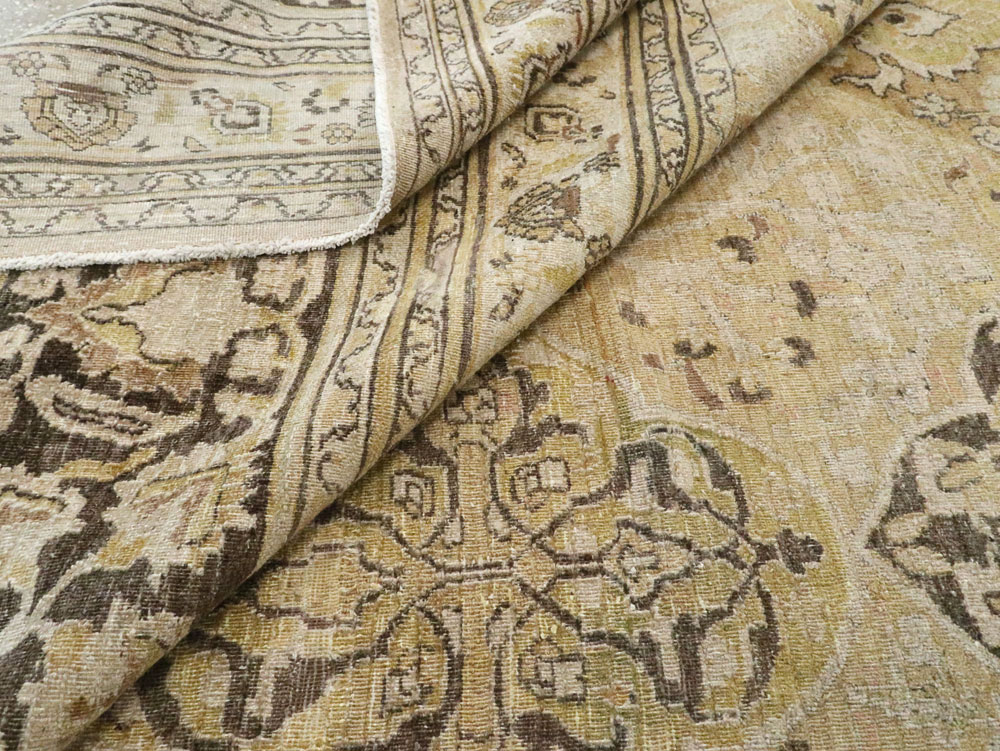 Antique Persian Dorokhsh Carpet, No.24413 - Galerie Shabab