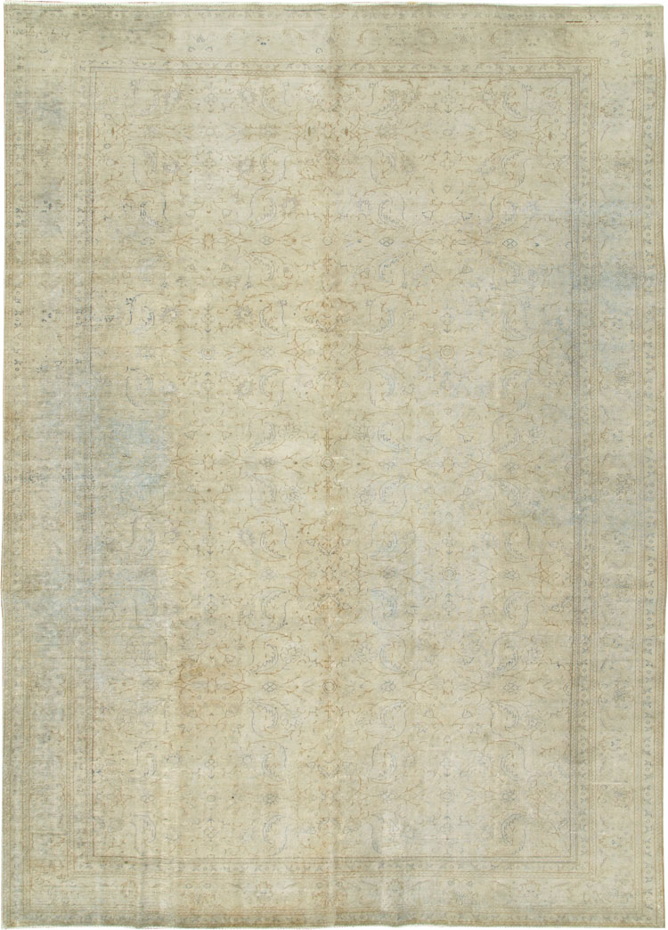 Vintage Turkish Sivas Distressed Carpet, No.24414 - Galerie Shabab