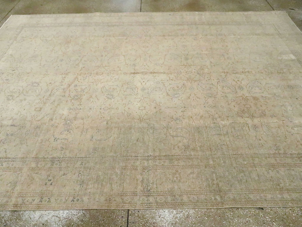 Vintage Turkish Sivas Distressed Carpet, No.24414 - Galerie Shabab