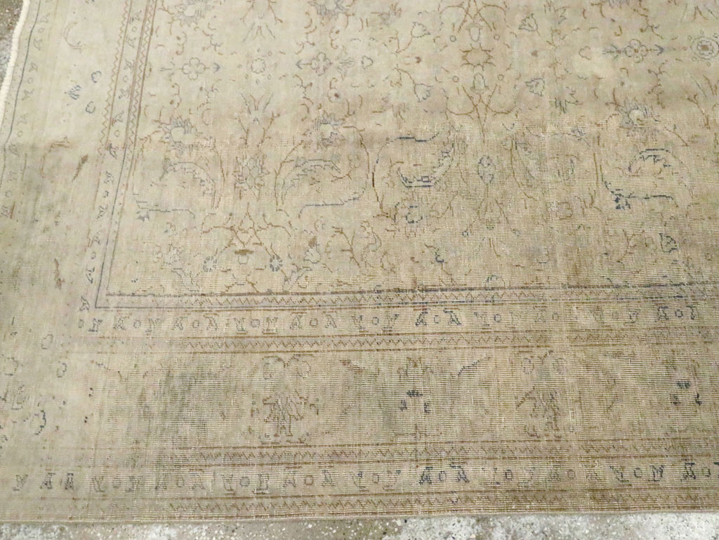 Vintage Turkish Sivas Distressed Carpet, No.24414 - Galerie Shabab