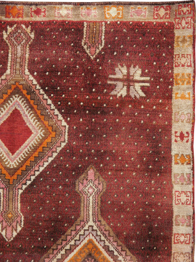 Vintage Turkish Anatolian Gallery Carpet, No.24418 - Galerie Shabab