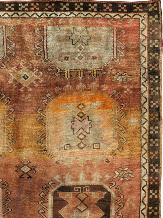Vintage Anatolian Carpet, No.24420 - Galerie Shabab