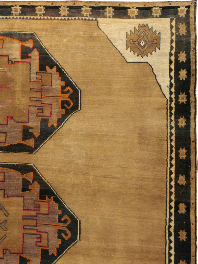 Vintage Anatolian Square Carpet, No.24421 - Galerie Shabab