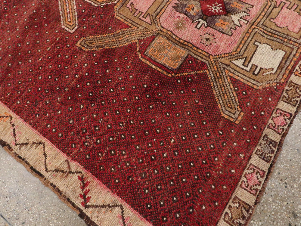 Vintage Turkish Anatolian Gallery Carpet, No.24423 - Galerie Shabab