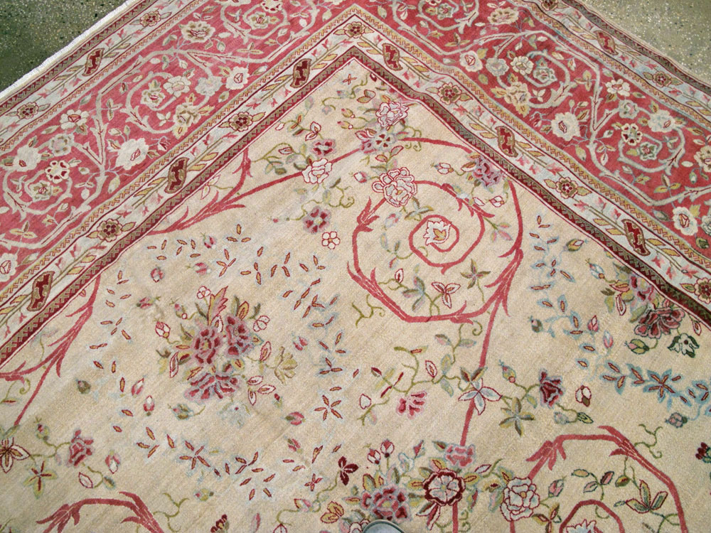 Antique Persian Sarouk Carpet, No.24433 - Galerie Shabab