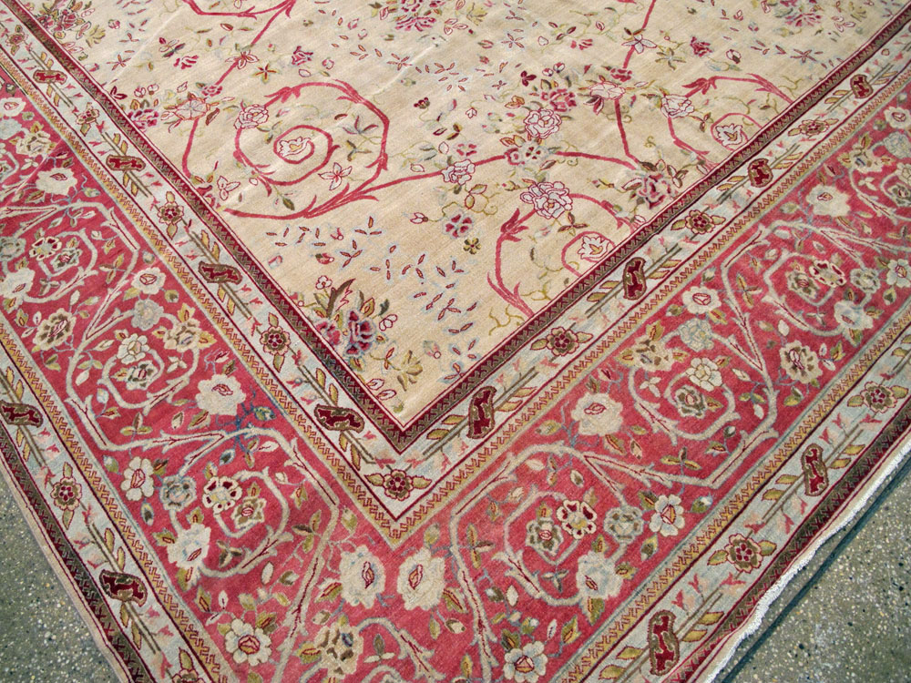 Antique Persian Sarouk Carpet, No.24433 - Galerie Shabab