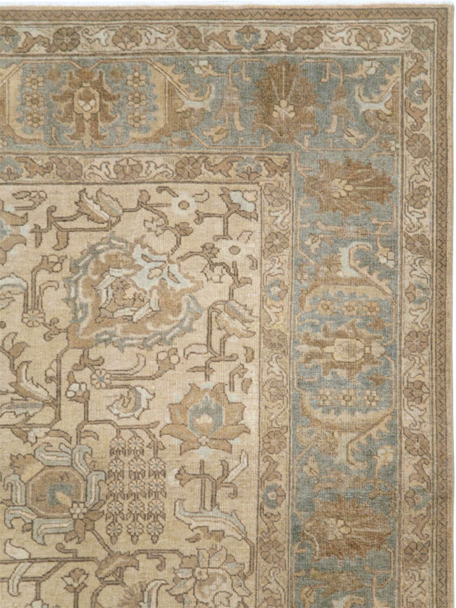 Vintage Persian Tabriz Accent Carpet, No.24440 - Galerie Shabab