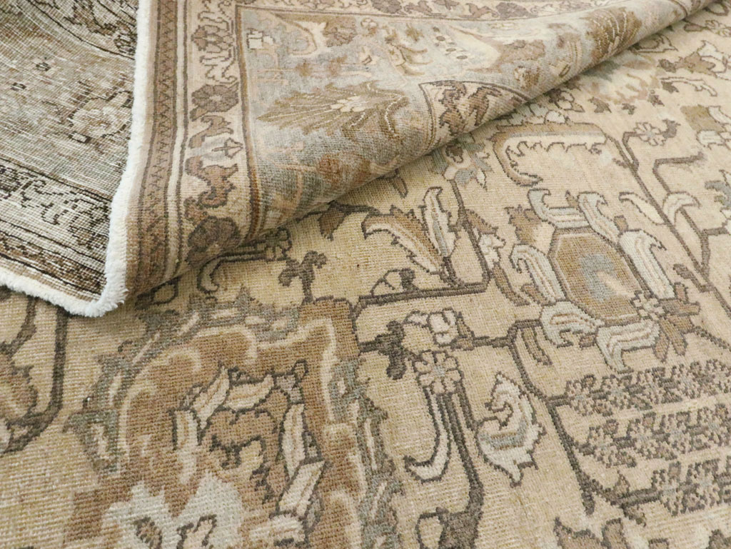 Vintage Persian Tabriz Accent Carpet, No.24440 - Galerie Shabab