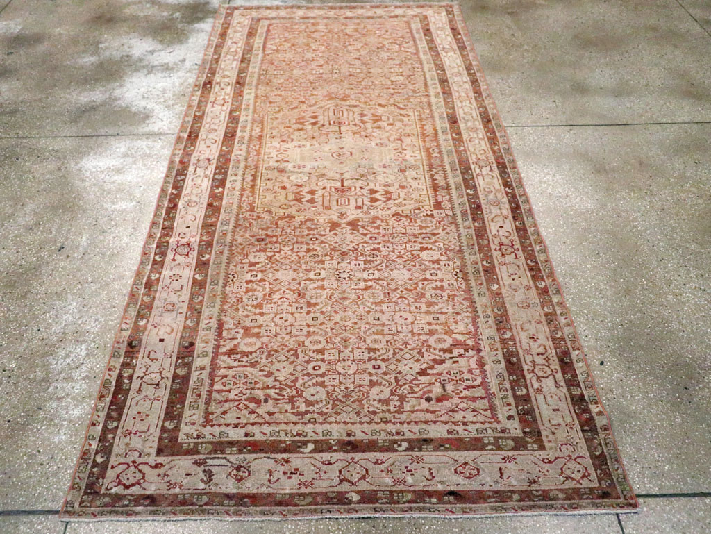Antique Persian Malayer Gallery Rug, No.24446 - Galerie Shabab