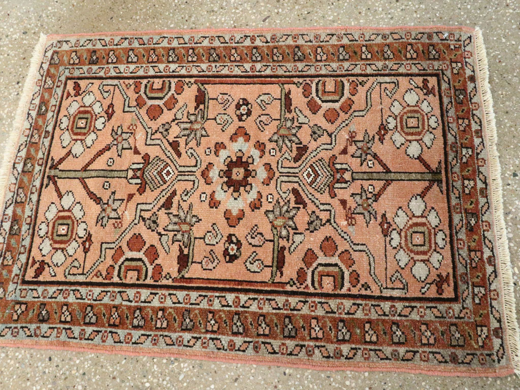 Vintage Persian Malayer Throw Rug, No.24447 - Galerie Shabab