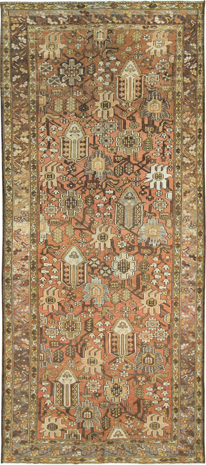 Antique Persian Bakhtiari Gallery Carpet, No.24455 - Galerie Shabab