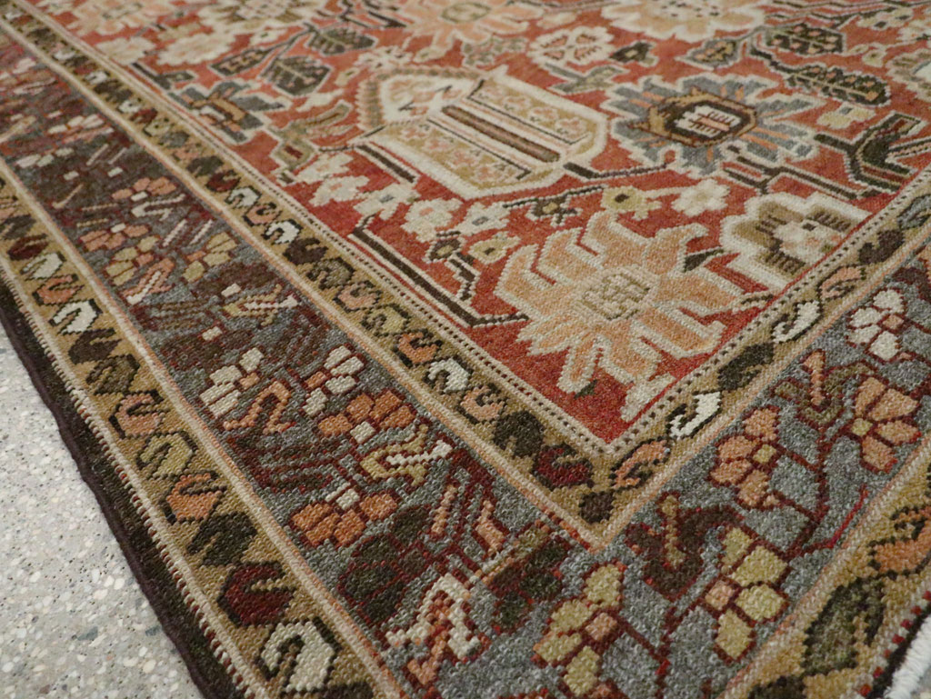 Antique Persian Bakhtiari Gallery Carpet, No.24455 - Galerie Shabab