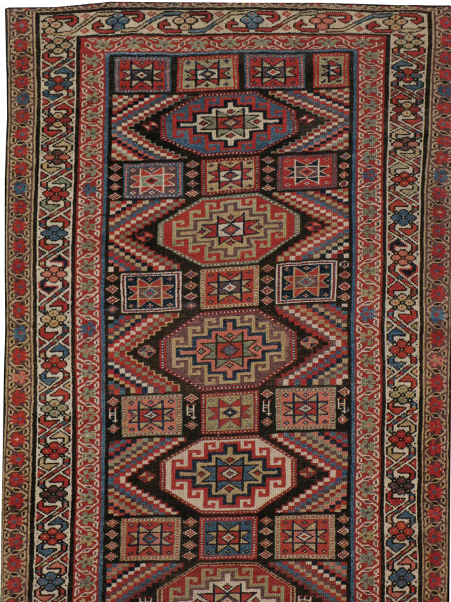 Antique Kazak Runner, No.24477 - Galerie Shabab