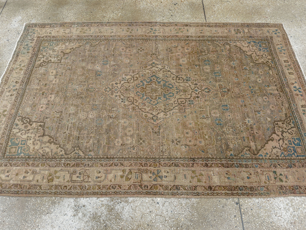 Antique Persian Sarouk Fereghan Accent Rug, No.24479 - Galerie Shabab