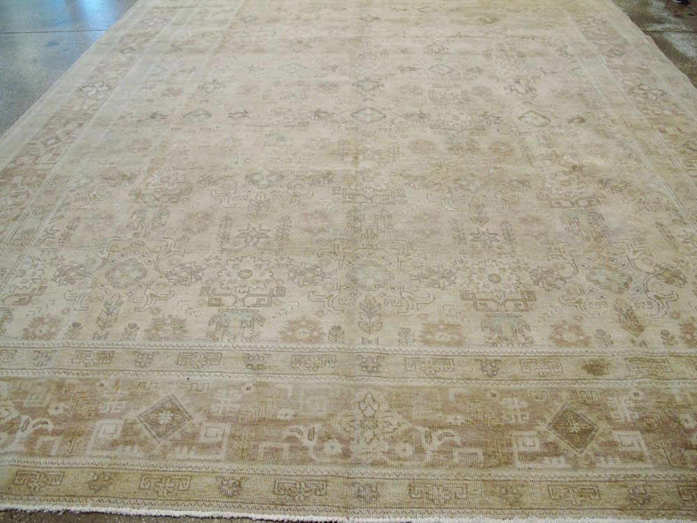 Vintage Turkish Sivas Carpet, No.24490 - Galerie Shabab